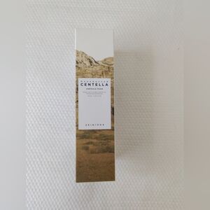 SKIN1004 Madagascar Centella Ampoule Foam Cleanser 125ml for Face .